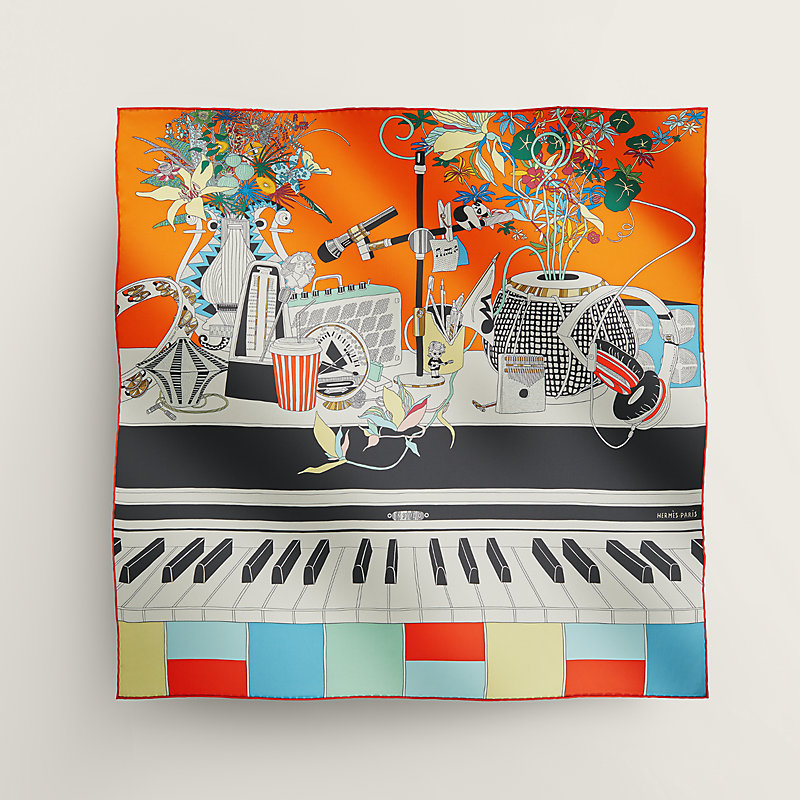 上品なクラシック♪【HERMES】カレ70 シルク En Studio En Studio scarf 70 | Hermès Australia